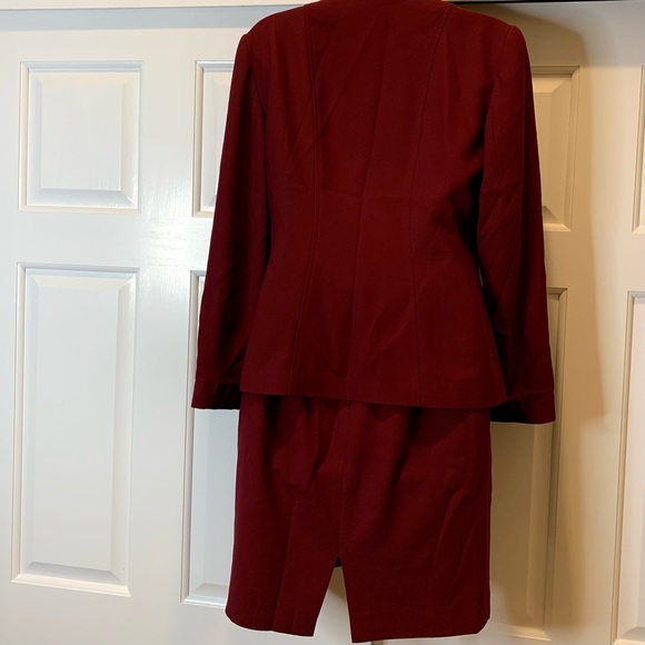 Vintage 90s Hugo Buscati Wine Maroon Skirt Blazer Suit 2 piece , Size 6 P - Picture 3 of 6
